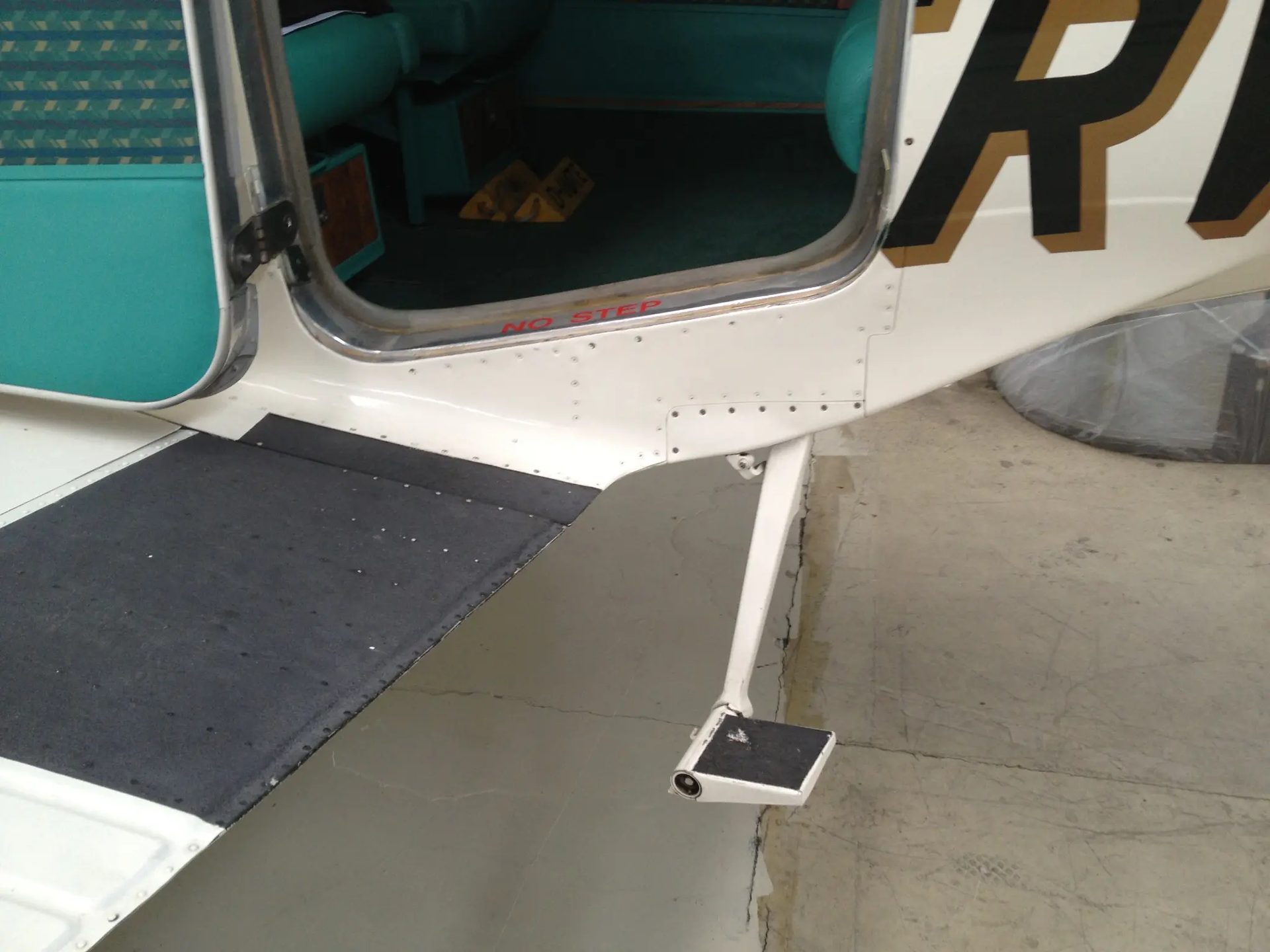 N850YR exterior detail