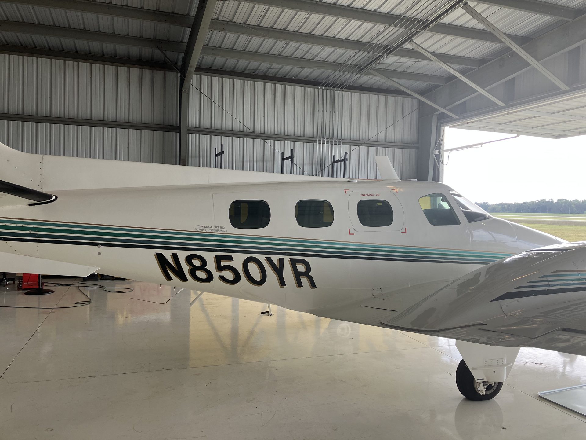 N850YR hangar view