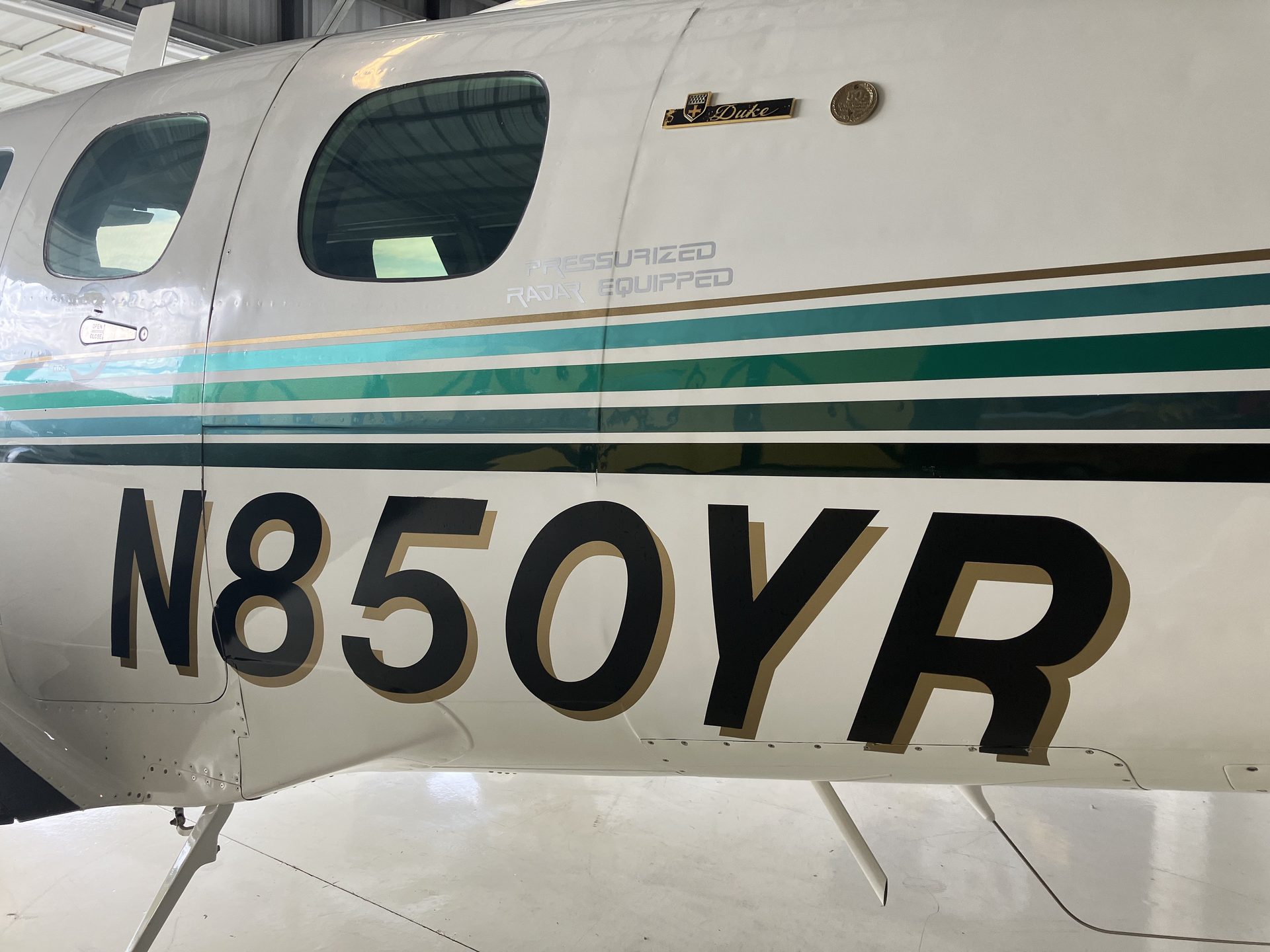 N850YR hangar view