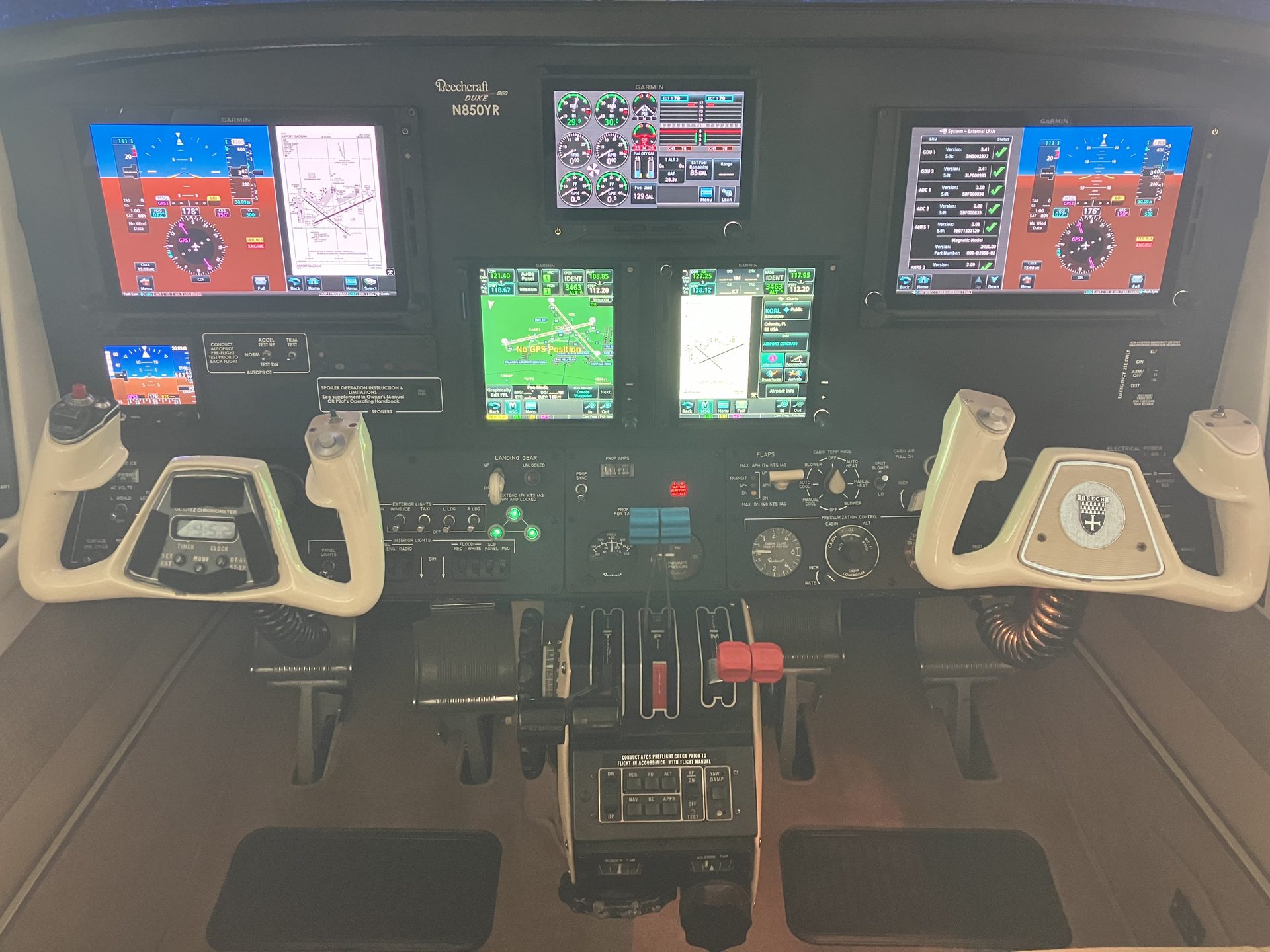N850YR hangar view