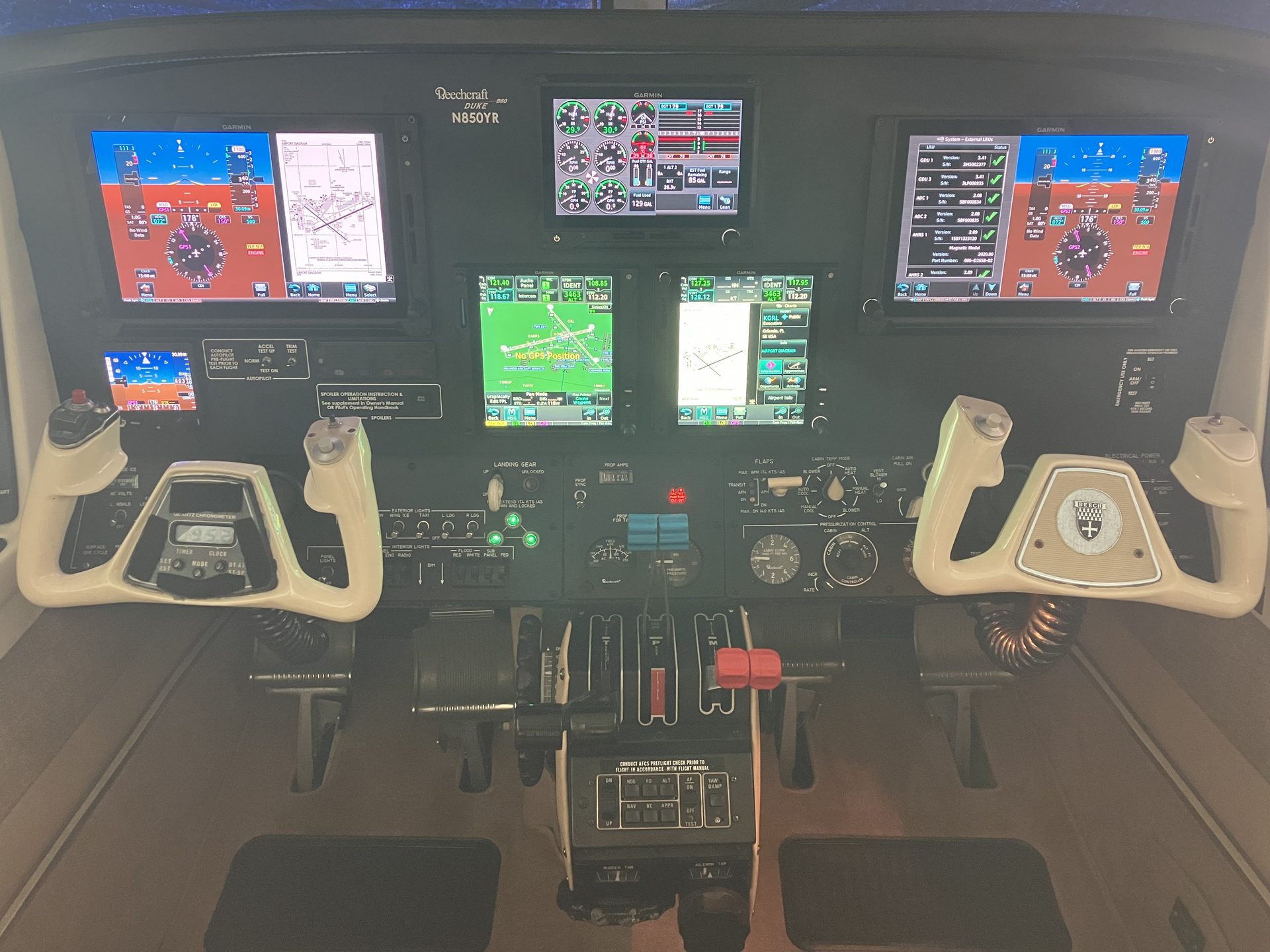 N850YR hangar view