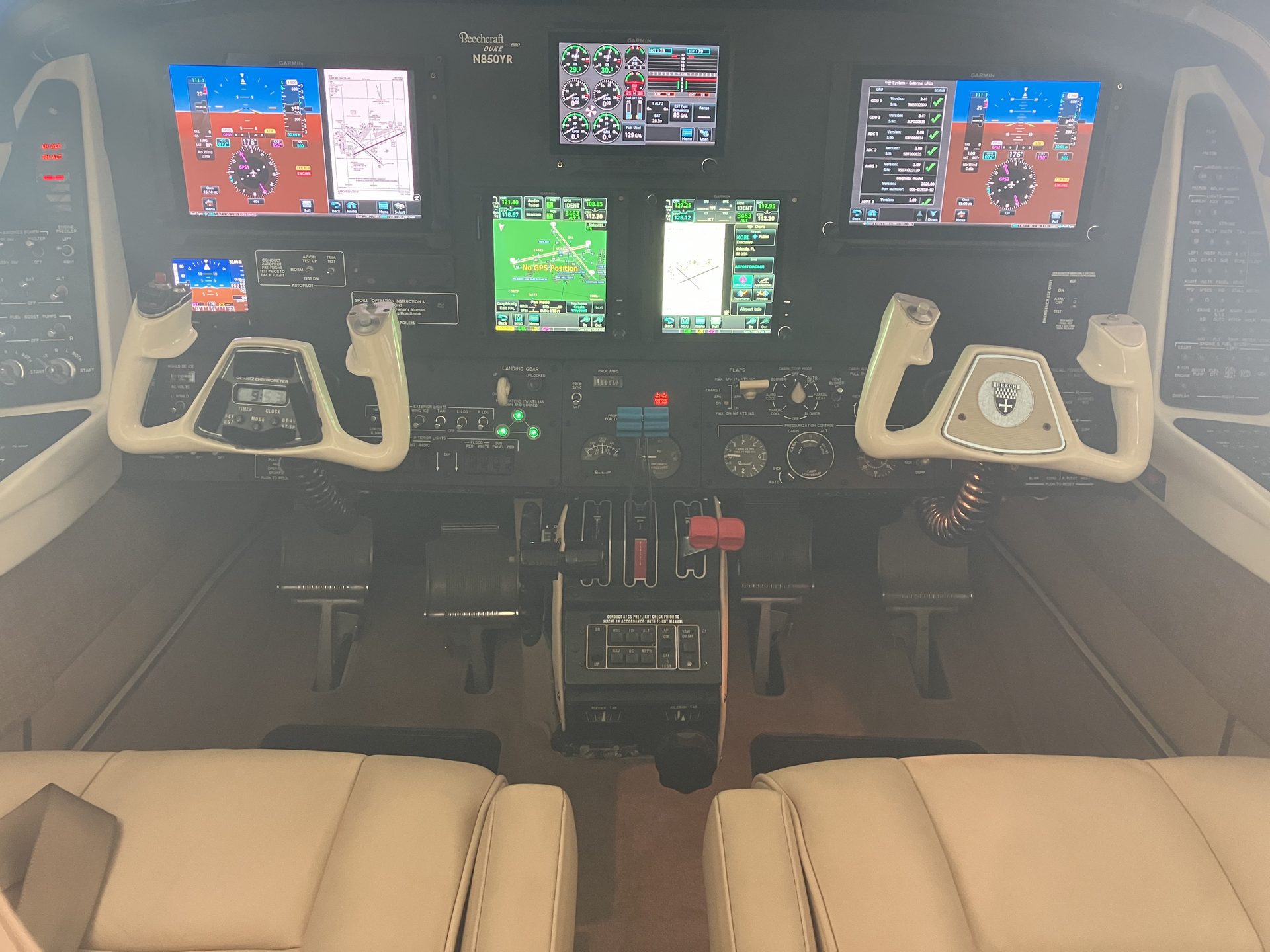 N850YR hangar view